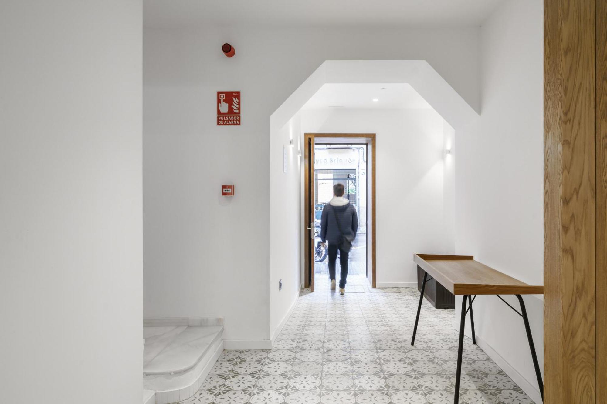 Limehome Malaga Calle Victoria Exterior photo