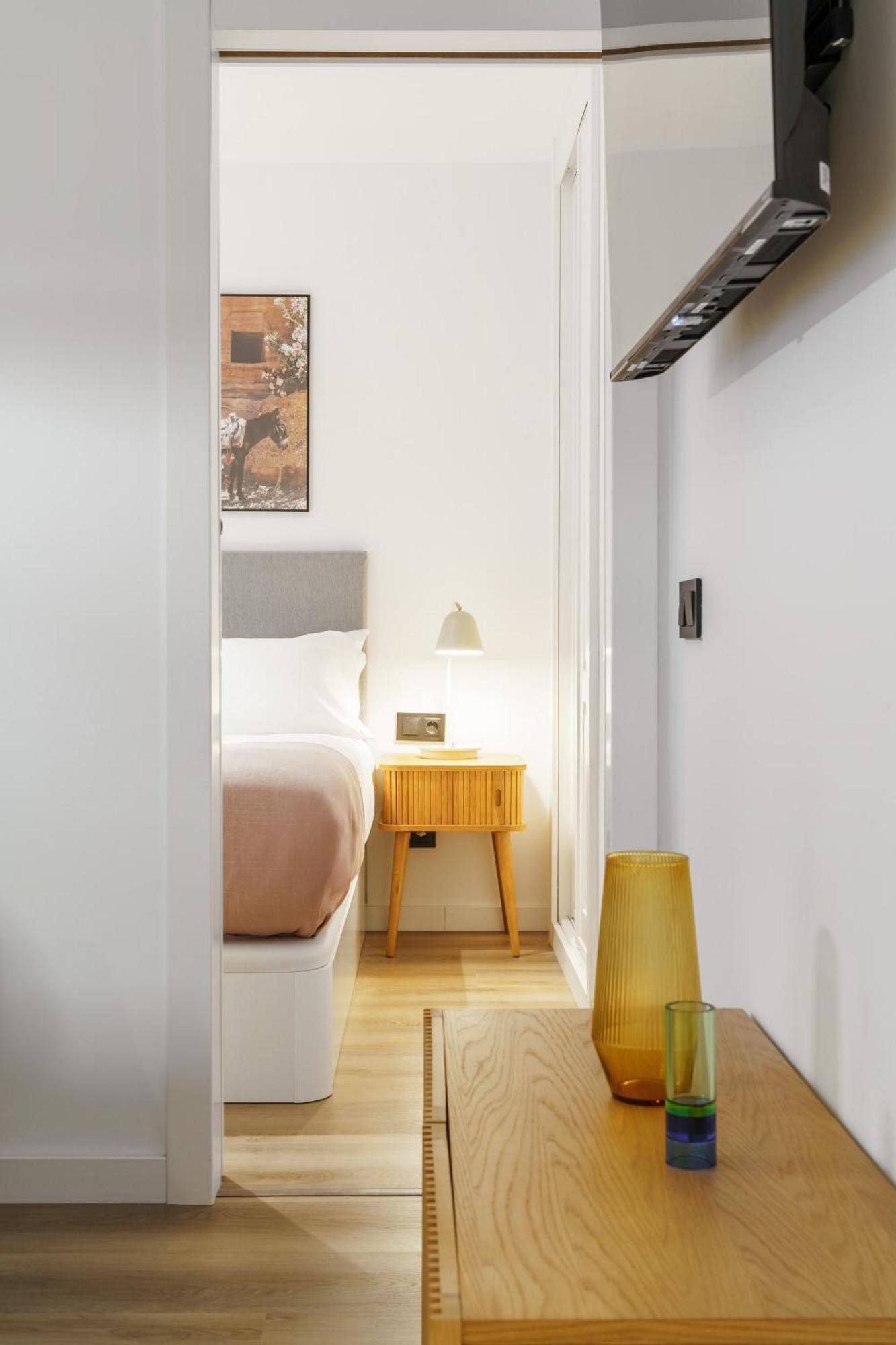 Limehome Malaga Calle Victoria Room photo