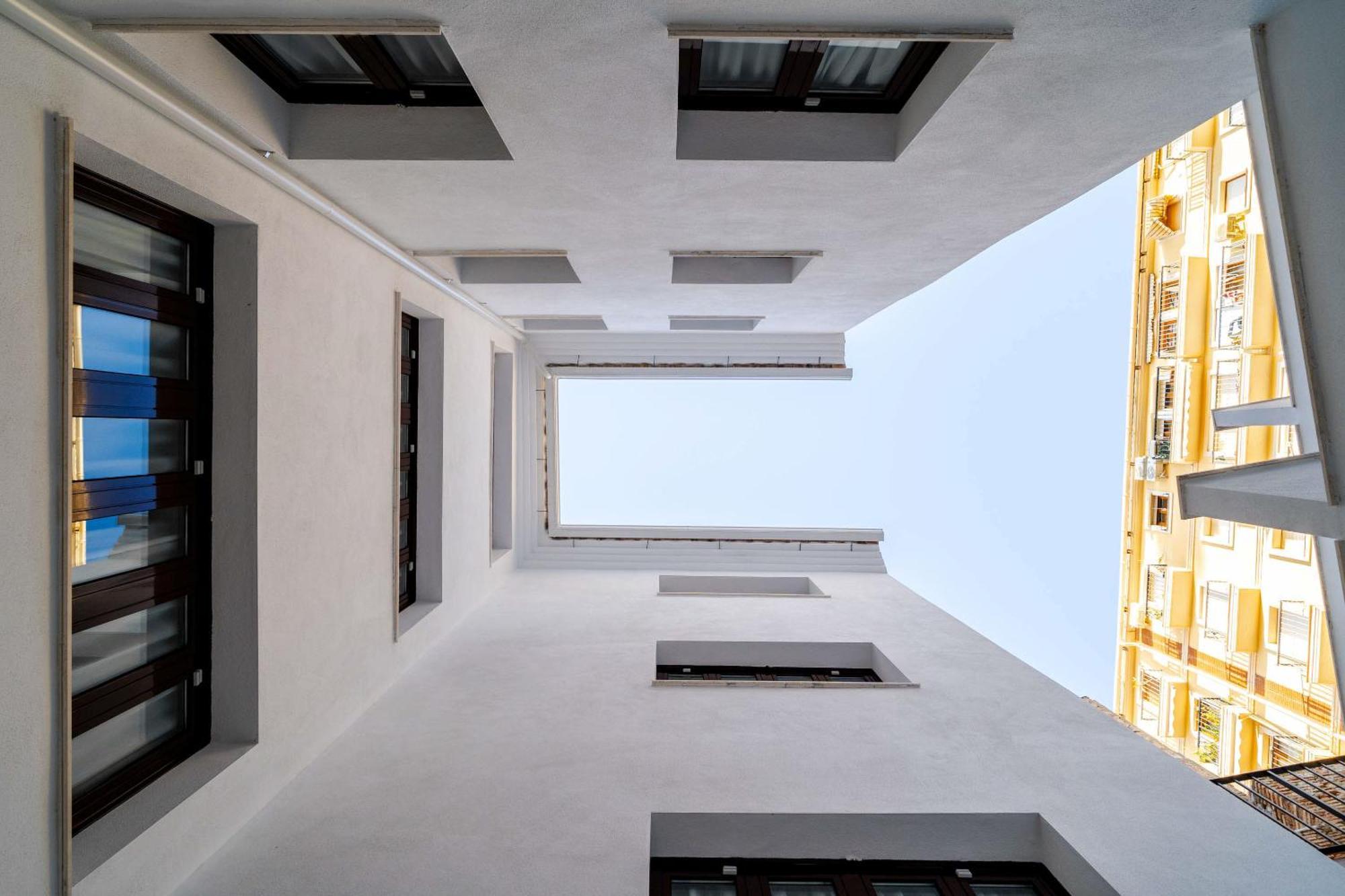 Limehome Malaga Calle Victoria Exterior photo