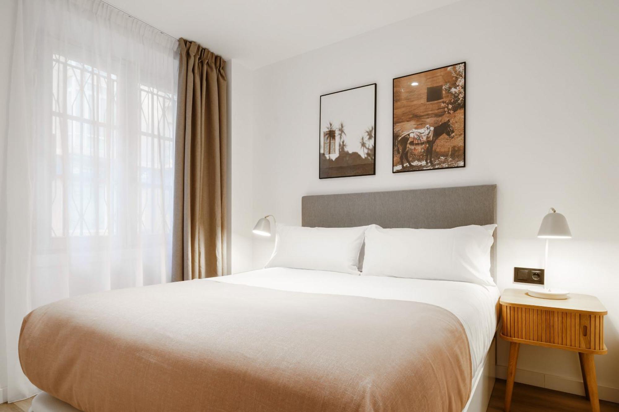 Limehome Malaga Calle Victoria Exterior photo