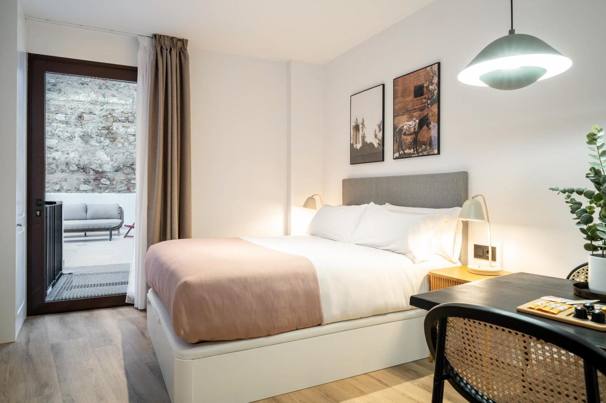 Limehome Malaga Calle Victoria Exterior photo